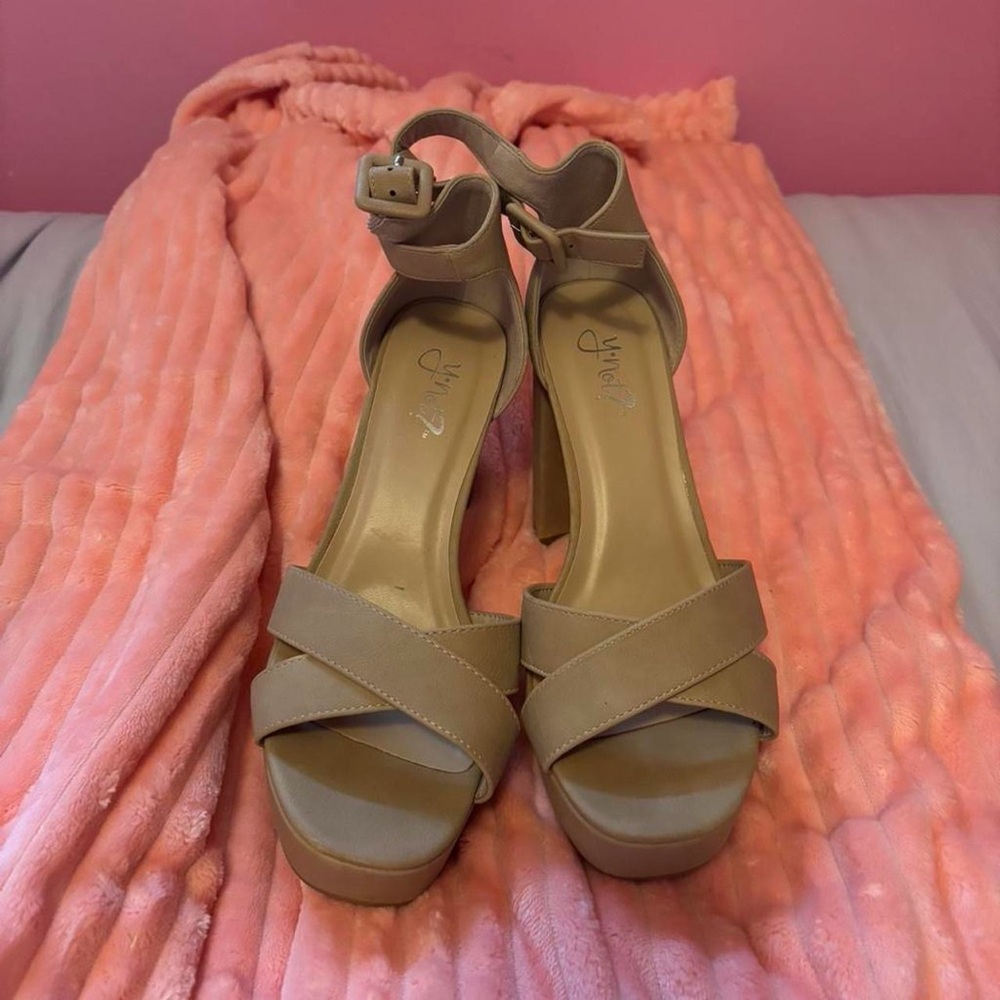 Elegant Tan Women's Sandals